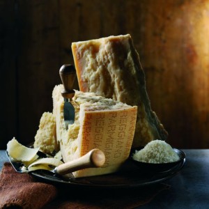 Parmigiano_Reggiano_3-300x300 Zweite Parmigiano Reggiano X-Mas Challenge ruft zum Kochen mit dem italienischen Traditionskäse auf 