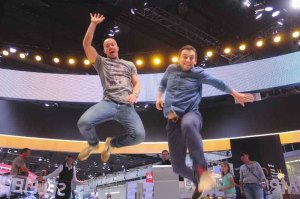 Opel-Selfie-Jump-PRG-XL-Video_web-300x199 PRG XL Video realisierte „Opel Selfie Jump“ auf der IAA 2015 