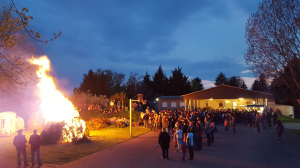 Walpurgisfeuer_Renneritz_2016_800px-300x168 Dance Company Leipzig begeistert zur Walpurgisnacht in Renneritz