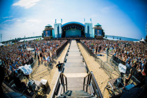 Zand-Festivalweb-300x200 Faber Audiovisuals lieferte LED-Screens für Strandfestival „Zand“