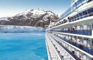 Gletscher-mit-Schiff-3-300x195 Mit 18 Schiffen auf 170 Routen zu 380 Destinationen - Princess Cruises präsentiert “Kreuzfahrt-Träume 2019/20” – Alaska-Jubiläum