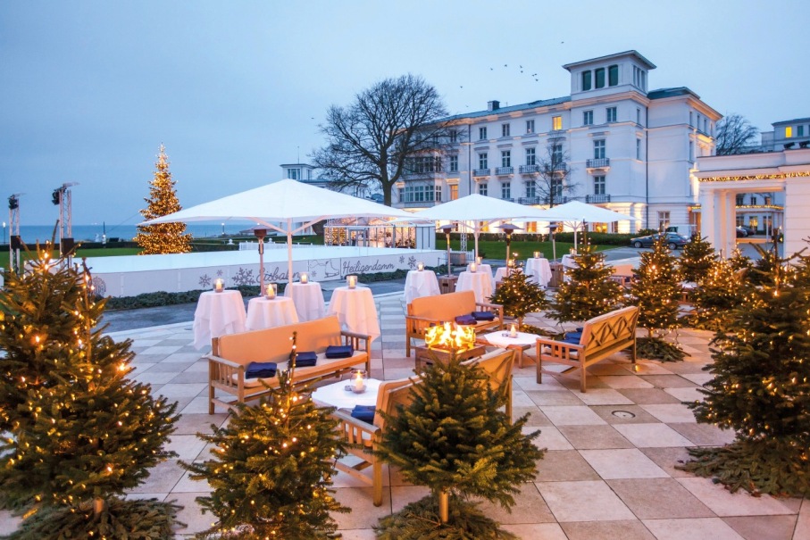 Eisbahn-Kopie Ein Traum in Weiß - Das Grand Hotel Heiligendamm eröffnet feierlich seine Winter-Eisfläche