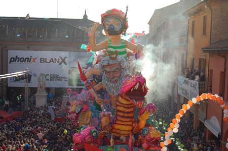 Karneval-Cento-credit-Turismo-Ferrara Karneval in Ferrara: Geschichte, Wasser – Samba