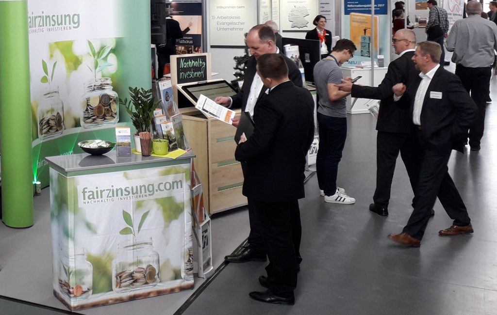 7x7-Pressefoto_Messestand_fairzinsung-1024x650 fairzinsung kommt nach Stuttgart mit nachhaltigen Geldanlagen