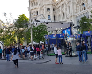 Champions-League-Madridweb-300x240 Magic Sky bei der Übergabe des Champions League Pokals an die Stadt Madrid