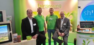 fairzinsung_Team-am-Stand-300x146 7x7finanz schlägt in Frankfurt nachhaltig auf bei „Grünes Geld“