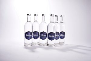 Hallstein-Water-Glasflaschen2-1-300x200 HALLSTEIN ARTESIAN WATER JETZT NEU IN 750ml GLASFLASCHEN.  Das reinste Wasser der Welt noch besser!