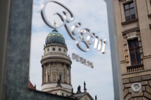 Exterior-300x200 Ein Viertel Jahrhundert Hotelgeschichte am Gendarmenmarkt