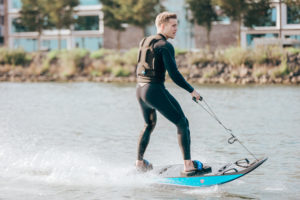 Erlebnis-Event-in-Amsterdam-300x200 Ultimatives E-Surfing-Erlebnis: WaveShark bringt leistungsstarke eFoils und Jetboards in Europa auf den Markt