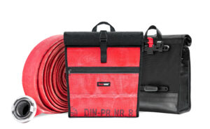 Feuerwear_Sam_Frontal_Rot_-Hinten-Schlauch_LY04-300x184 Raum fürs Rad – Fahrradtasche Sam von Feuerwear