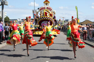 18605-300x200 “Schlacht” der Düfte und Farben – Jersey feiert 120 Jahre Battle of Flowers - Karnevaleskes Spektakel auf der Kanalinsel