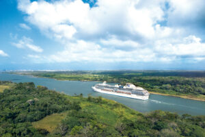 Coral_Princess_im_Panamakanal-300x200 Seit den 60ern auf dem Panamakanal unterwegs – Princess Cruises veröffentlicht Programm der Saison 2024/25