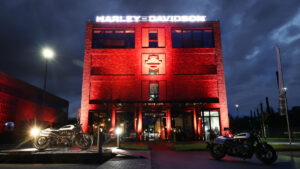 Harley-Davidson-Pop-up-Hotel--300x169 SCHACHZUG holt 18 Auszeichnungen bei den MUSE Awards in den USA