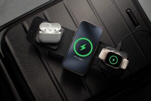 3_in_1_travel_charger_mophie_cropped-300x200 mophie stellt eine neue Version des 3-in-1-Reise-Ladegeräts mit MagSafe vor