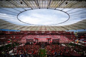 01_cominghome_Patrick-Pfeffer-300x200 insglück realisiert spektakuläres „Coming Home“-Event für Bayer 04 Leverkusen in der BayArena