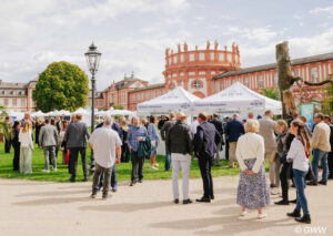 GWW-75-Jahre-Einlass-300x213 ctc events realisierte 75-jähriges Jubiläum der GWW in Wiesbaden